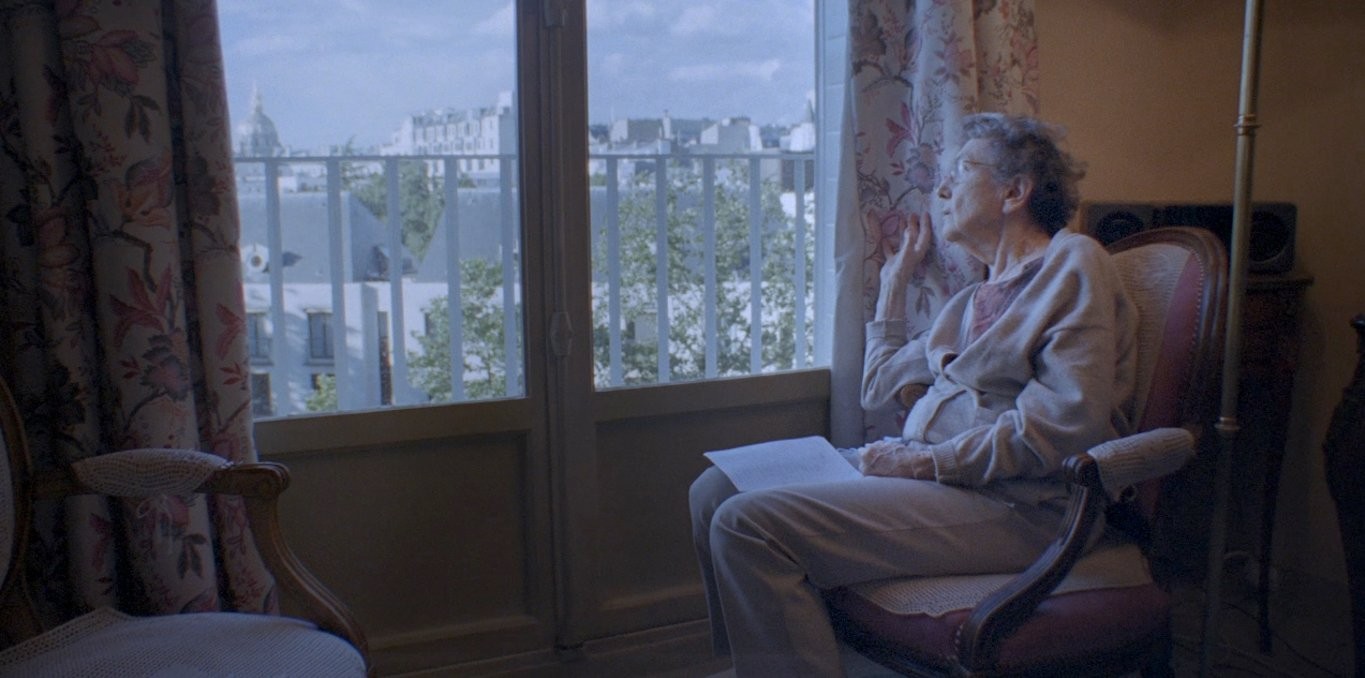 Vieille Femme &agrave; l'aiguille