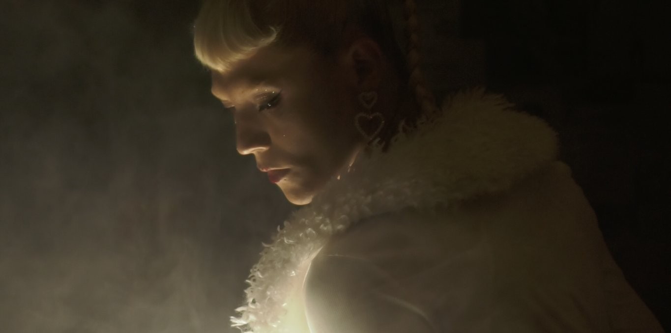 Couverture du documentaire Briller dans le noir