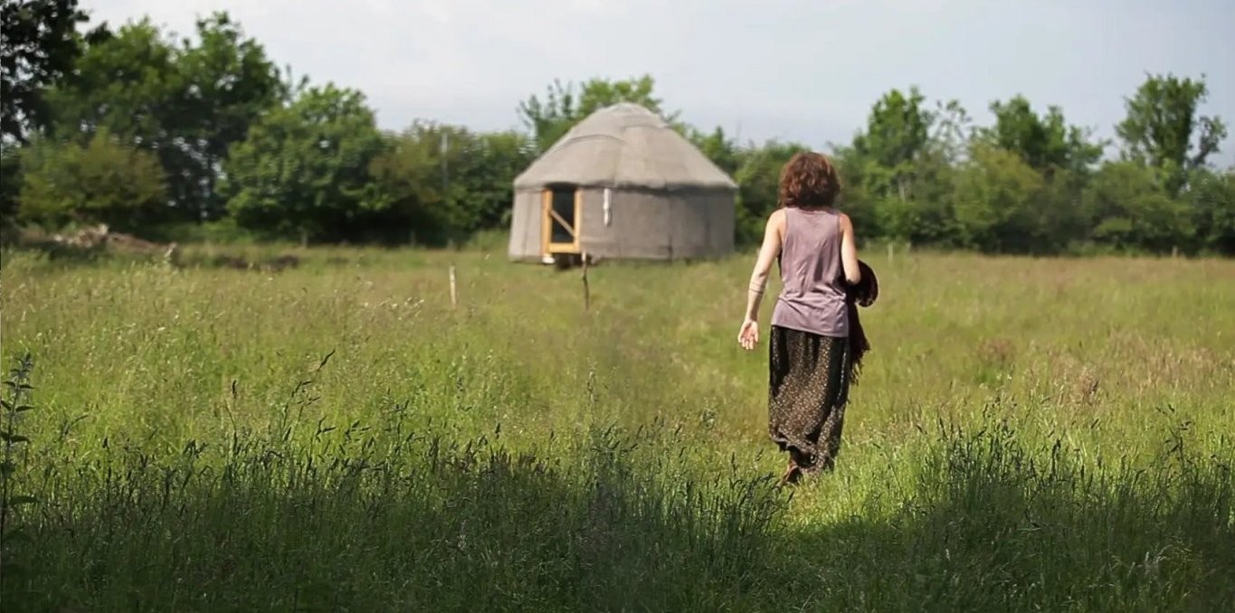 Couverture du documentaire Les Pieds sur terre