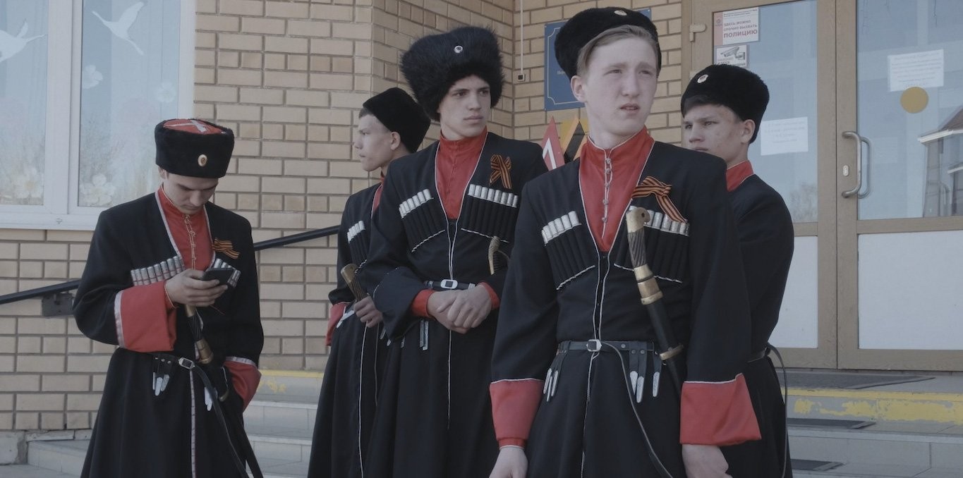 Couverture du documentaire Younost, une jeunesse russe